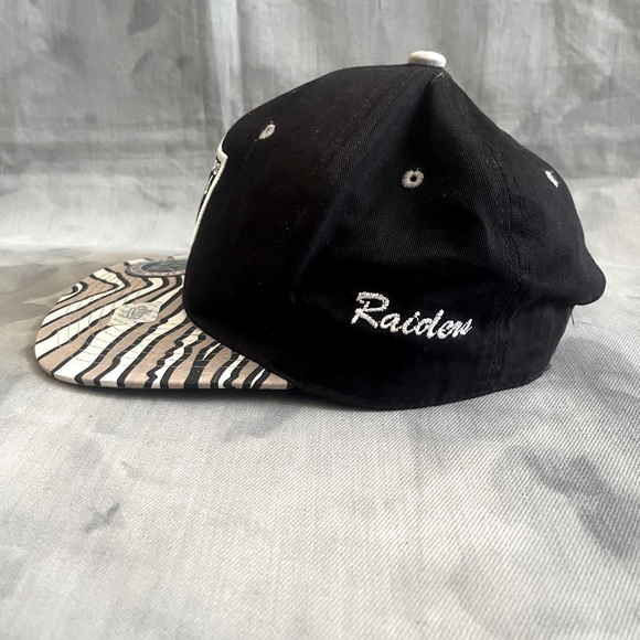 Vintage 90’s Los Angeles Raiders Snapback Hat - Picture 7 of 11